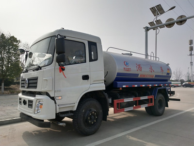 城市清潔的隱形英雄——灑水車與洗掃車的日常